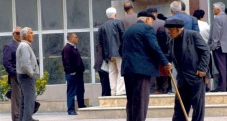 Сколько азербайджанцев доживает до пенсии? Исследовательский центр поделился оценками