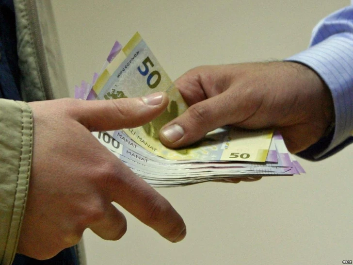 В Азербайджане увеличилась зарплата наемных работников