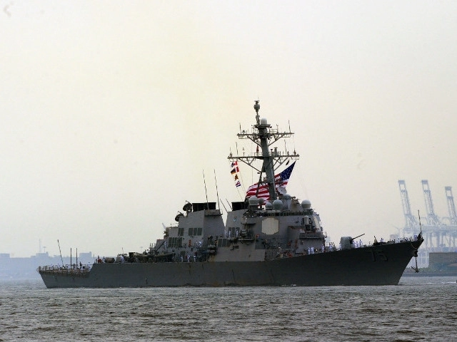 Американский эсминец Donald Cook направляется в Черное море