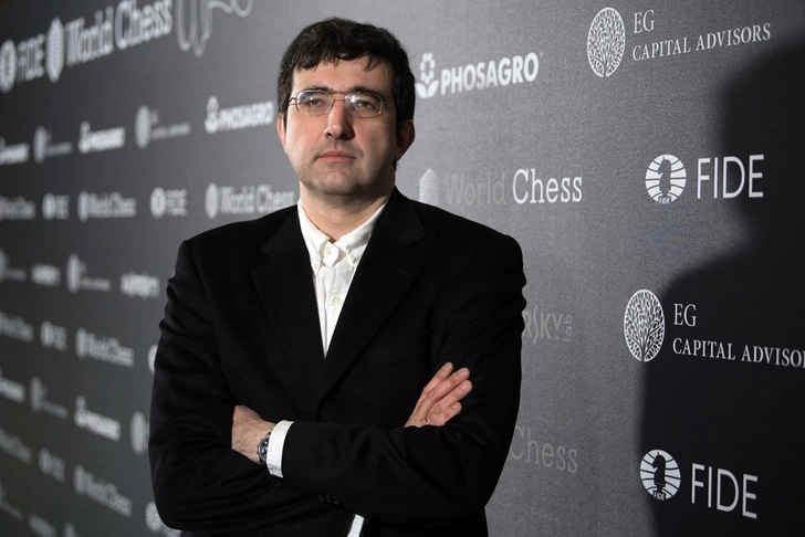Шахматист, отобравший мировую корону у Гарри Каспарова, завершил карьеру