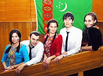 Туркменским студентам запретили веселиться