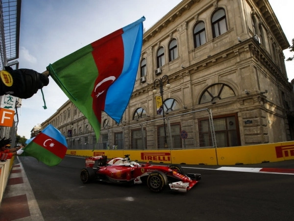 Азербайджан продлил контракт на проведение гонок Формулы-1 в Баку