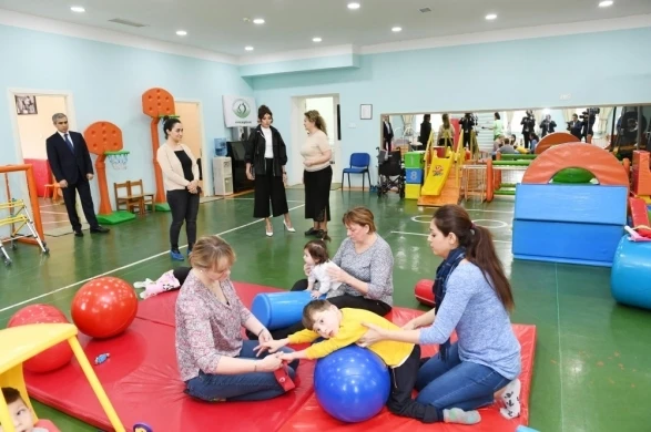 Мехрибан Алиева в Детском психоневрологическом центре - ФОТО