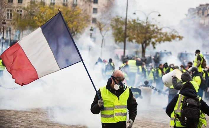 Французские «желтые жилеты» проводят 14-ую акцию протеста