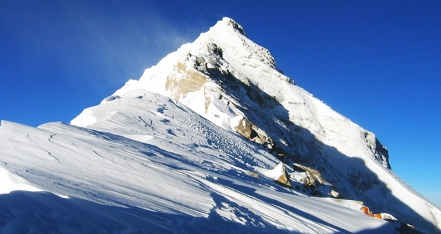 Туристам запретили восхождение на Эверест
