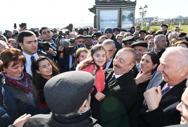 Ильхам Алиев встретился с жителями города Сумгайыт - ФОТО + ОБНОВЛЕНО