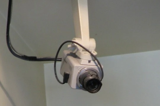 В туалете бакинской школы установили камеру наблюдения – ВИДЕО