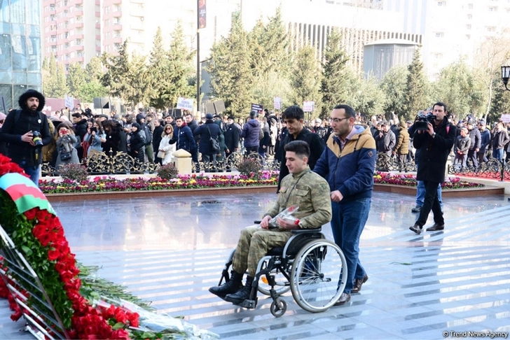 Общественность Азербайджана чтит память жертв Ходжалинского геноцида - ФОТО