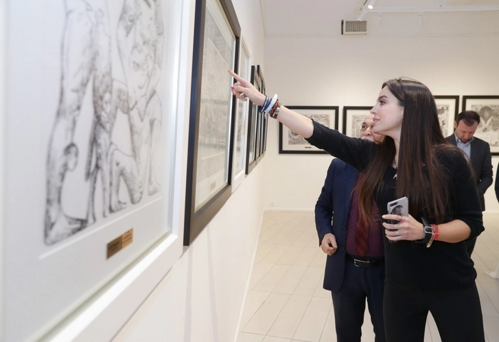 Лейла Алиева ознакомилась с выставкой Арифа Гусейнова «Карабахнаме – страницы истории» – ФОТО