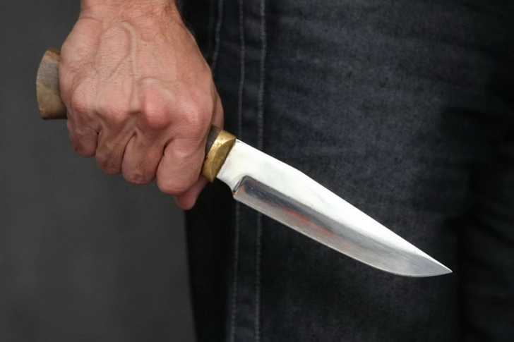 В Баку два парня нанесли себе ножевые ранения - ВИДЕО