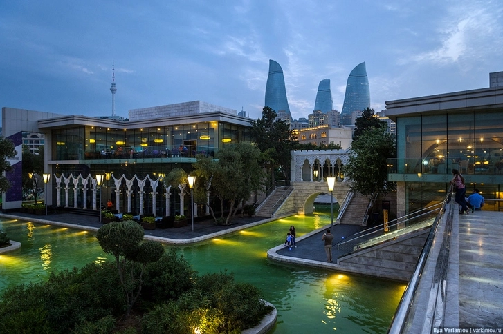 Баку в числе лучших городов для путешествий на 8 Марта