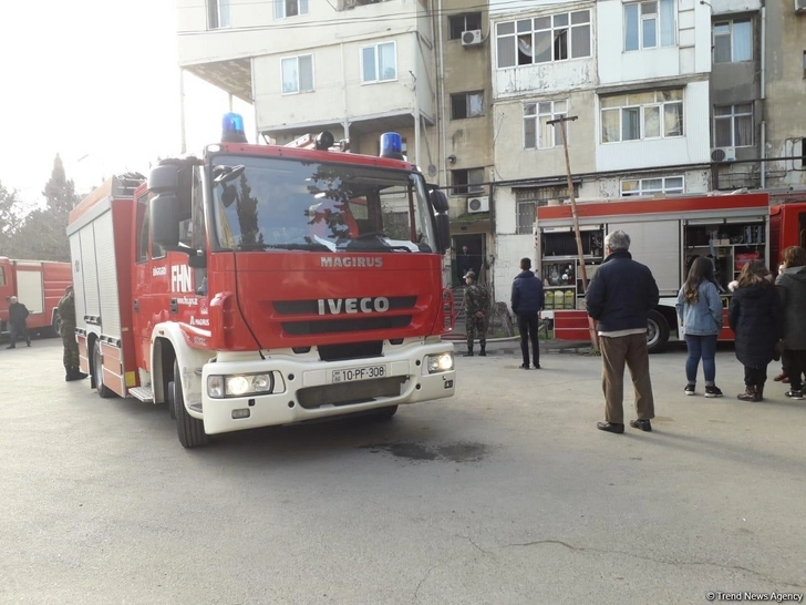Пожар в жилом здании в Баку потушен. Названа причина возгорания - ФОТО+ОБНОВЛЕНО