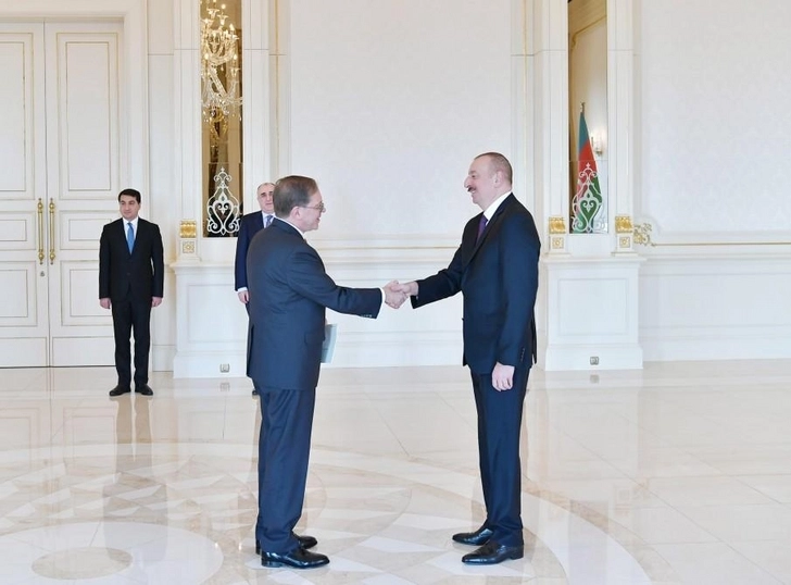 Ильхам Алиев принял верительные грамоты новоназначенного посла США - ФОТО+ОБНОВЛЕНО