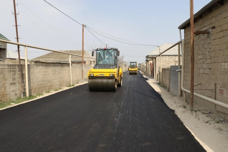 В бакинском поселке отремонтированы две дороги – ФОТО
