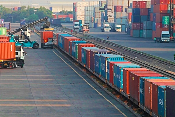 Баку, Минск и Тбилиси обсудят возможность контейнерных перевозок по ж/д