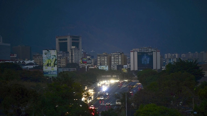 Венесуэла вновь осталась без электричества