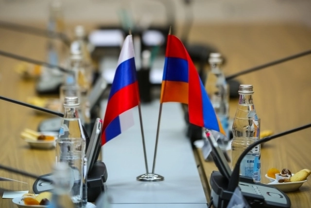 Что происходит в армяно-российских отношениях? Обзор Media.Az