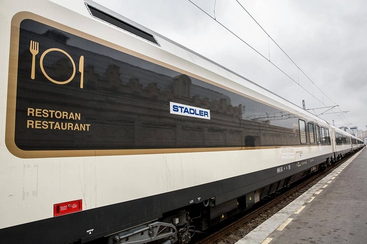 В Азербайджан завезли ультрасовременный поезд с вагон-рестораном - ФОТО