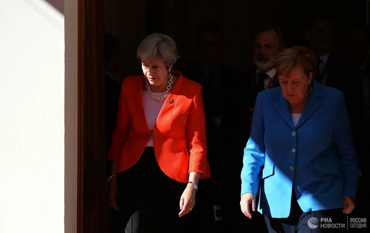 Меркель забыла встретить Терезу Мэй в Берлине