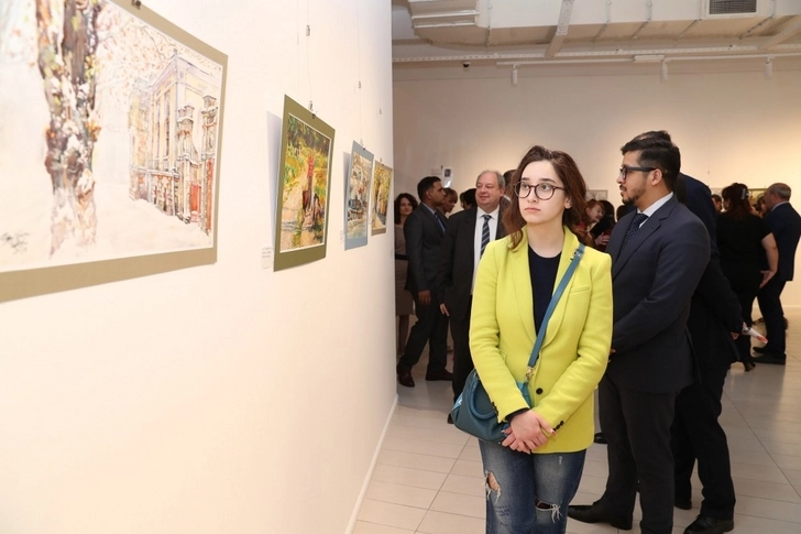 В Баку открылась выставка в рамках «Недель Франкофонии»