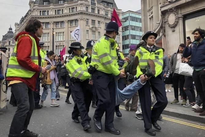 В Лондоне задержали более 700 участников экологической акции протеста