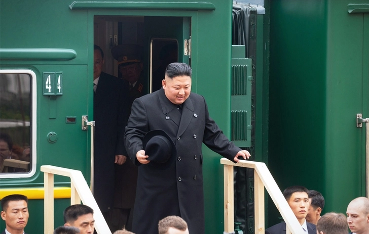 Ким Чен Ын прибыл в Россию на личном бронепоезде - ФОТО