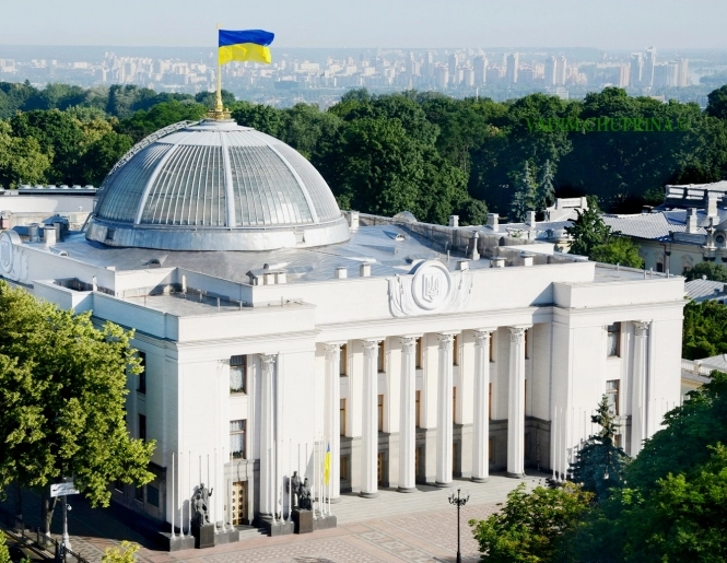 Рада намерена ограничить права президента Украины