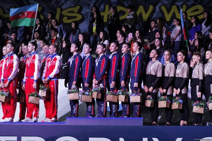 В рамках Кубка мира в Баку состоялась церемония награждения групповых команд по итогам многоборья