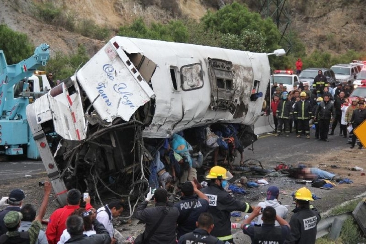 В Мексике одиннадцать человек погибли в ДТП с автобусом