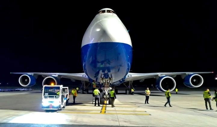 Азербайджанский грузовой Boeing 747 впервые приземлился в новом аэропорту Стамбула - ФОТО