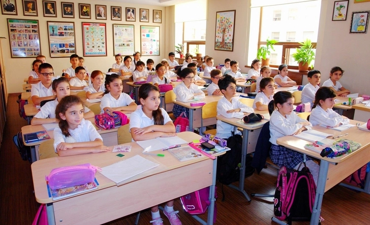 В Азербайджане начинаются весенние каникулы для учащихся начальных классов