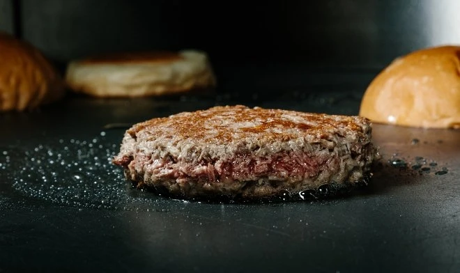 Burger King начнет продавать бургеры с искусственным мясом