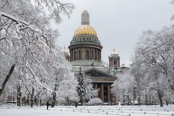 На Петербург обрушился снегопад