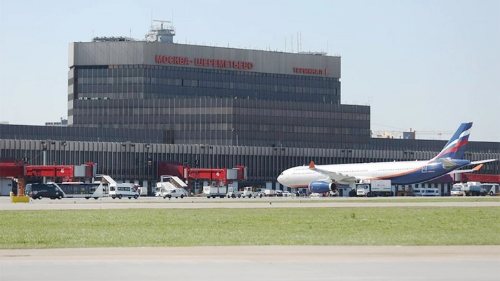 Пассажирский самолет прибыл из Шереметьево в Баку с опозданием, еще один рейс задерживается