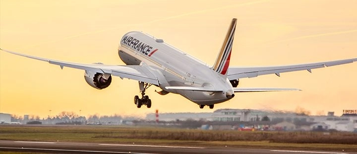 Самолет Air France совершил вынужденную посадку в Иране