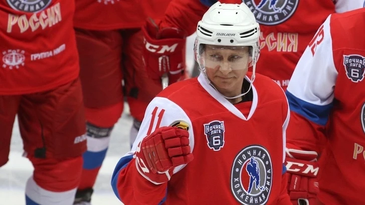 Путин забросил 10 шайб в матче Ночной хоккейной лиги - ВИДЕО