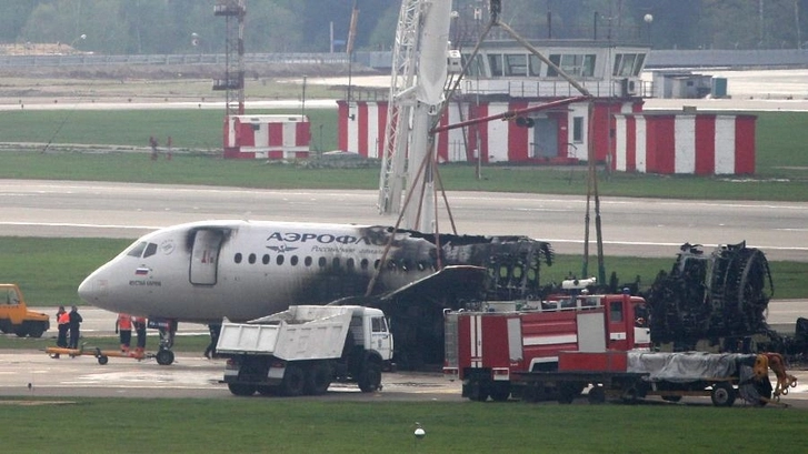 Названа критическая ошибка летчиков Superjet 100 - ФОТО