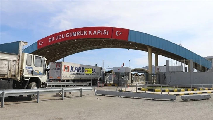 На территории Турции взорвался грузовой-бензовоз, принадлежащий гражданину Азербайджана.