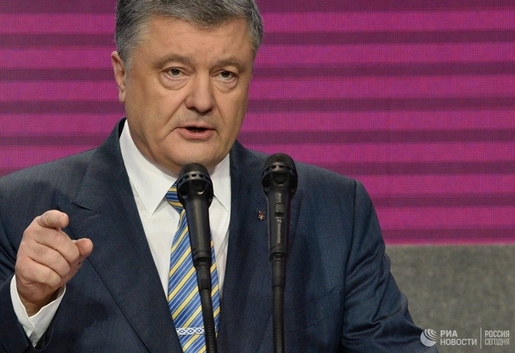 Порошенко обвинил Зеленского в нарушении Конституции Украины