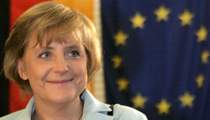 Художница изобразила обнаженную Меркель верхом на медведе - ФОТО