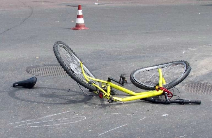 Автобус сбил велосипедиста