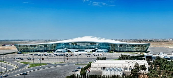 В бакинском аэропорту приземлился самый большой пассажирский самолет - ФОТО