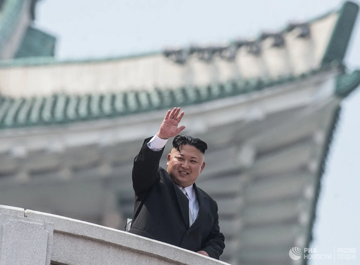 Ким Чен Ын впервые с десятого мая появился на публике
