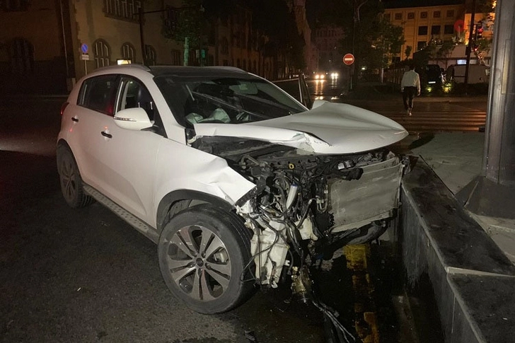 В Баку женщина совершила ДТП на арендованной машине: есть пострадавшие – ФОТО/ВИДЕО