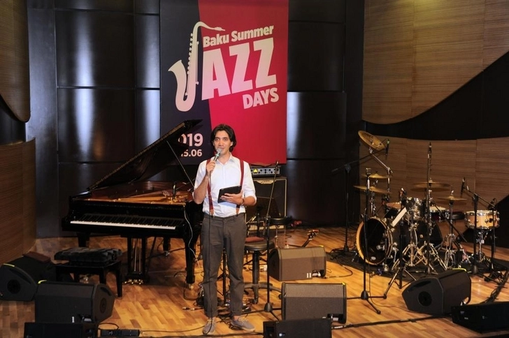 Дни джаза в Баку открыл удивительный француз Трюффаз