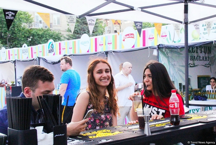 В Баку открылся юбилейный Фестиваль еды - ФОТО