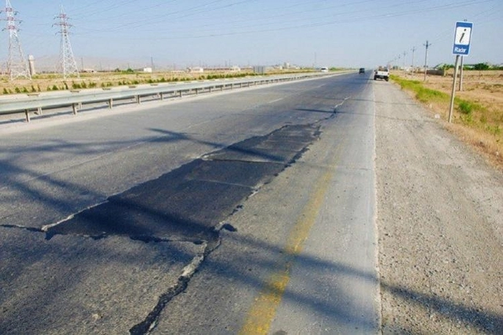 На дороге Баку-Губа ведутся ремонтные работы
