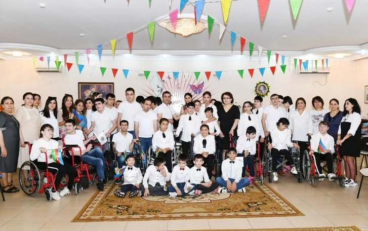 Мехрибан Алиева побывала в учреждении соцобслуживания для детей с ограниченными возможностями здоровья