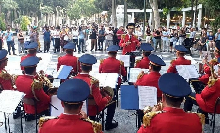 В Баку выступили военные оркестры - ФОТО