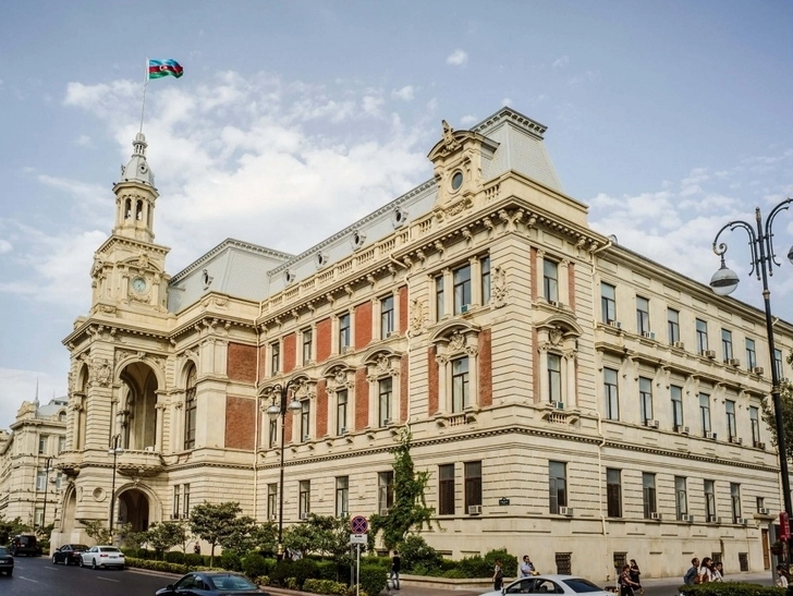 Исполнительной власти Баку выделен 1 миллион манатов